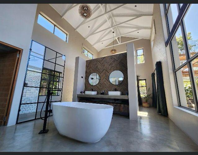 4 Bedroom Property for Sale in Wilderness Central Western Cape